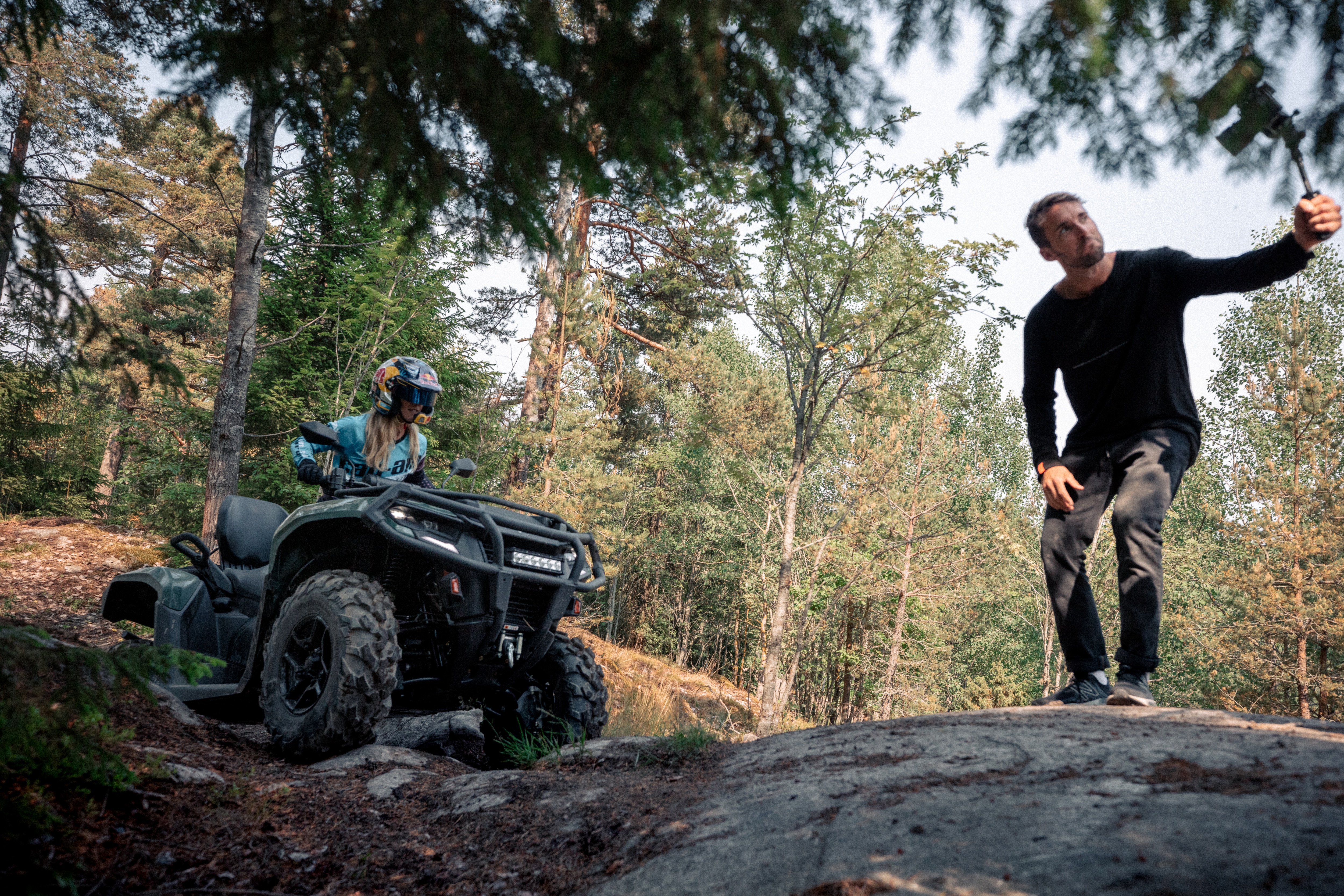 Benjamin Ortega and Mikaela Åhlin-Kottulinsky testing Outlander in a forest 