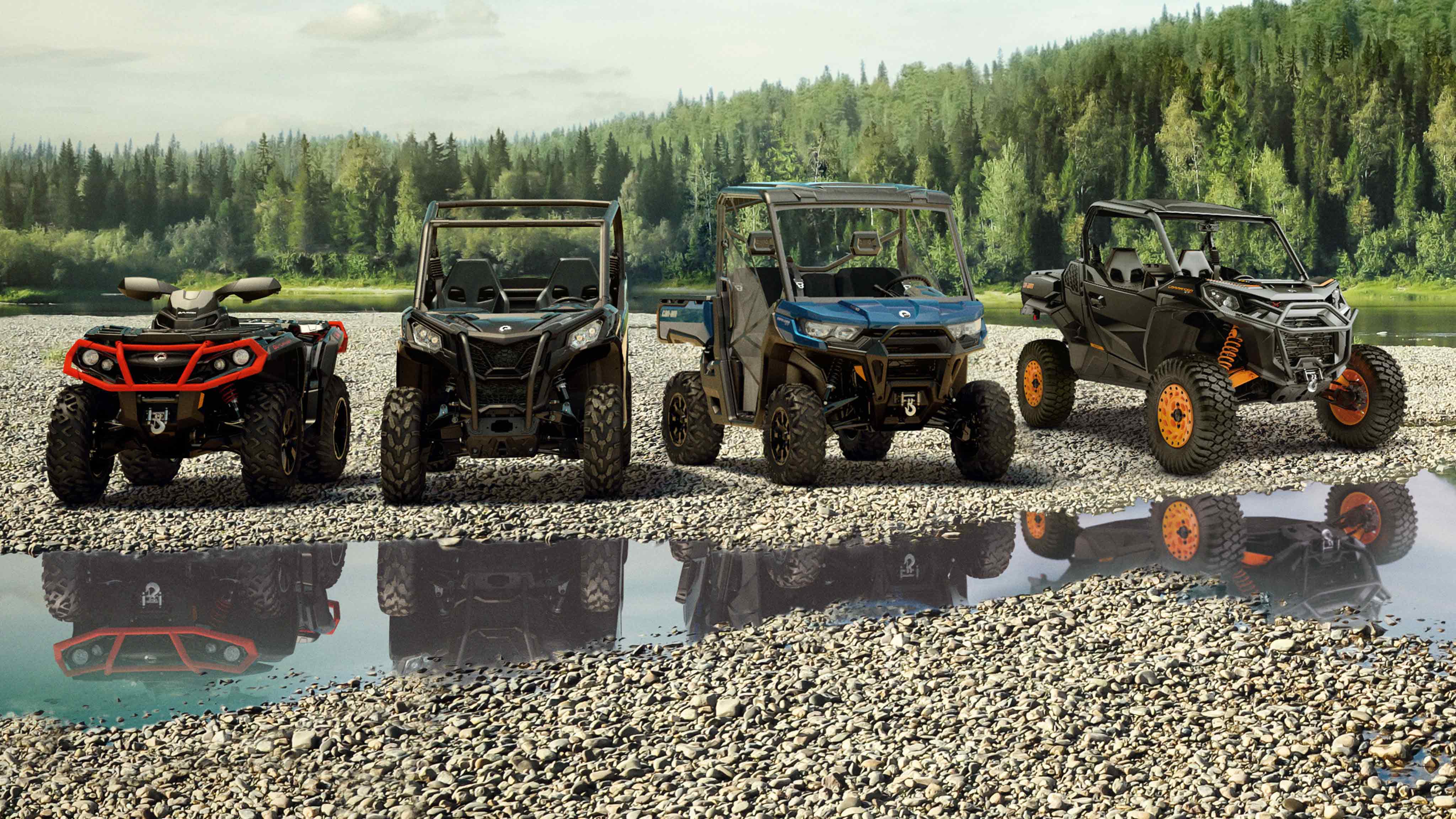 4 véhicules Can-Am hors route à l’extérieur